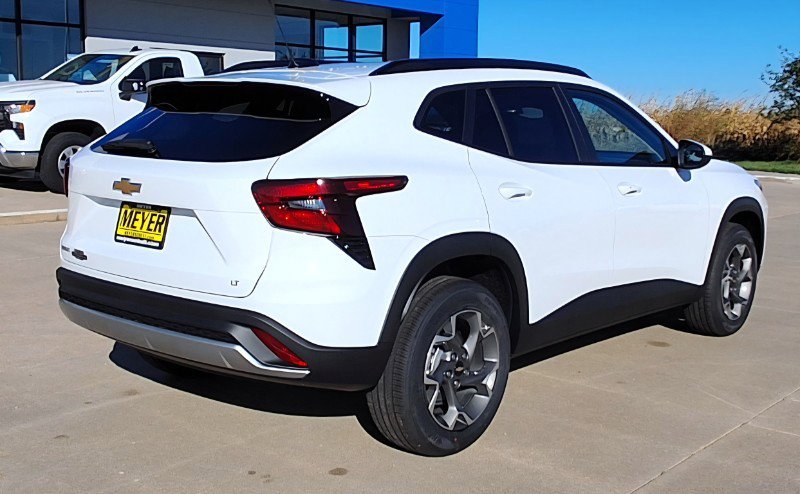 New 2026 Chevrolet Trax LT w/ LT Convenience Package image 8