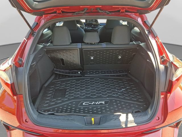Used 2022 Toyota C-HR XLE FWD image 31