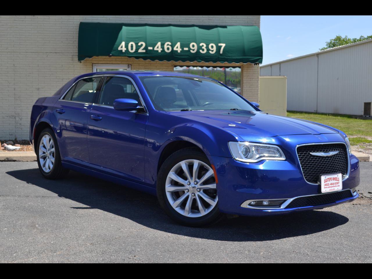 Used 2018 Chrysler 300 Touring L AWD/4WD image 1