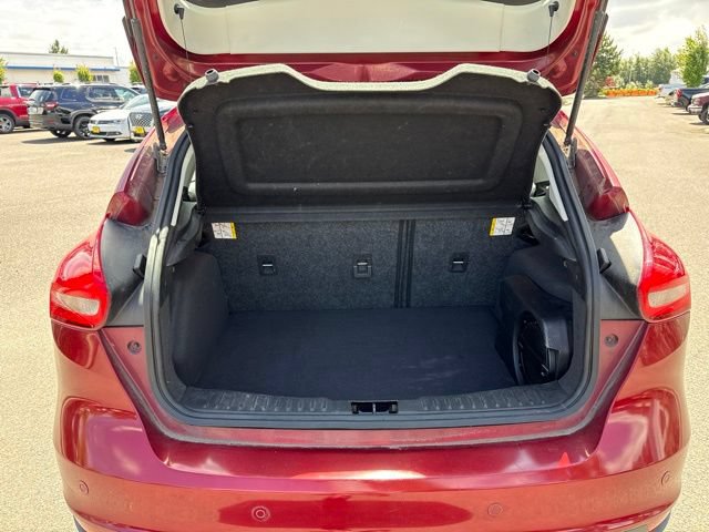 Used 2015 Ford Focus Titanium w/ Titanium Technology Package FWD image 11