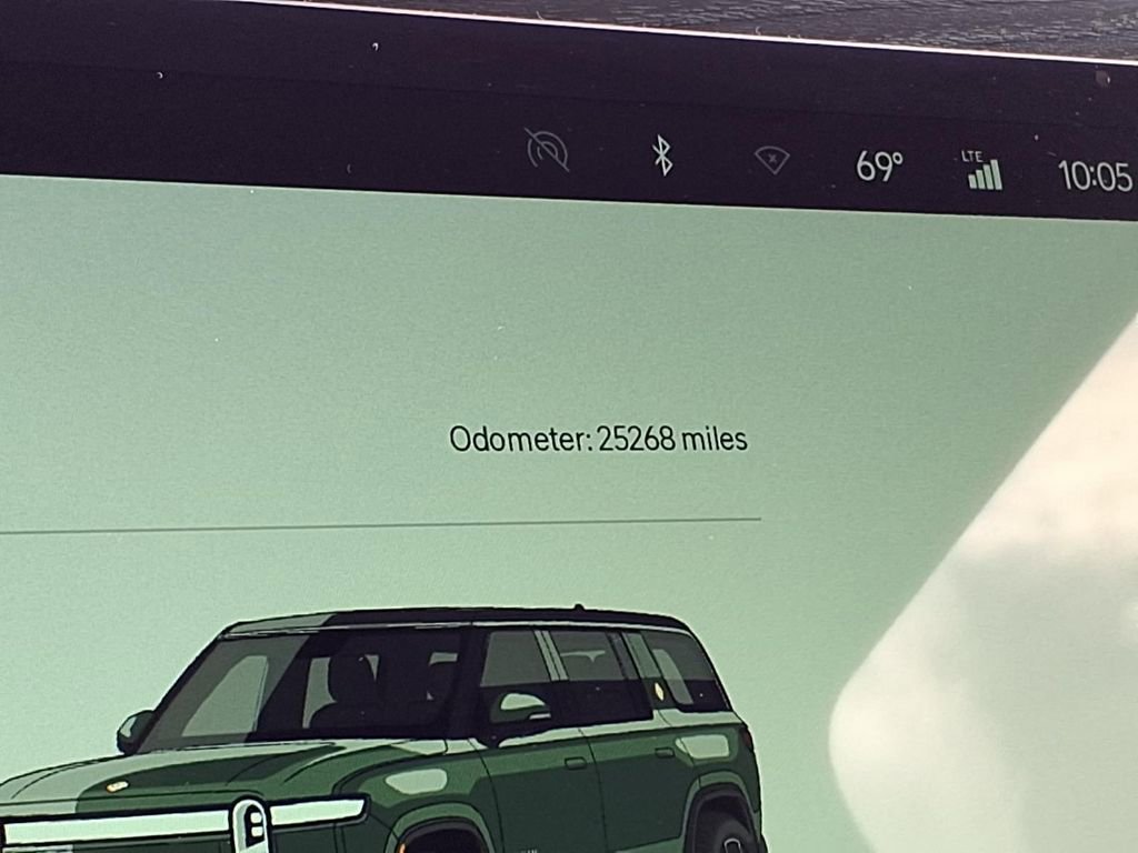 Used 2024 Rivian R1S Adventure image 43