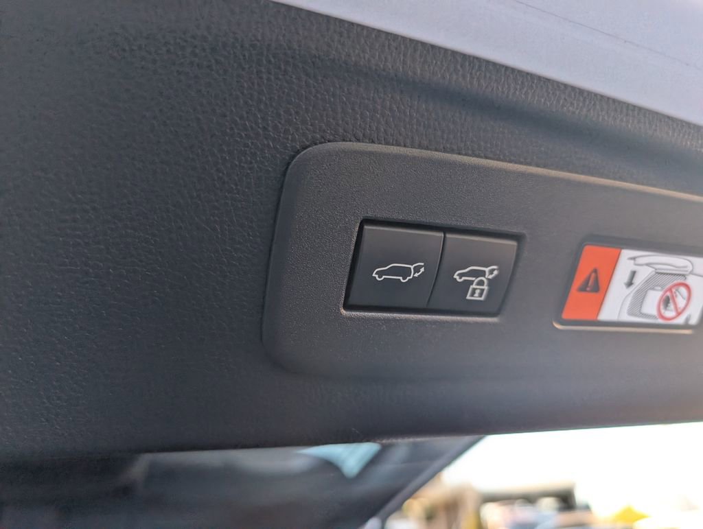 Used 2024 Lexus GX 550 w/ Accessory Package (2T) image 11