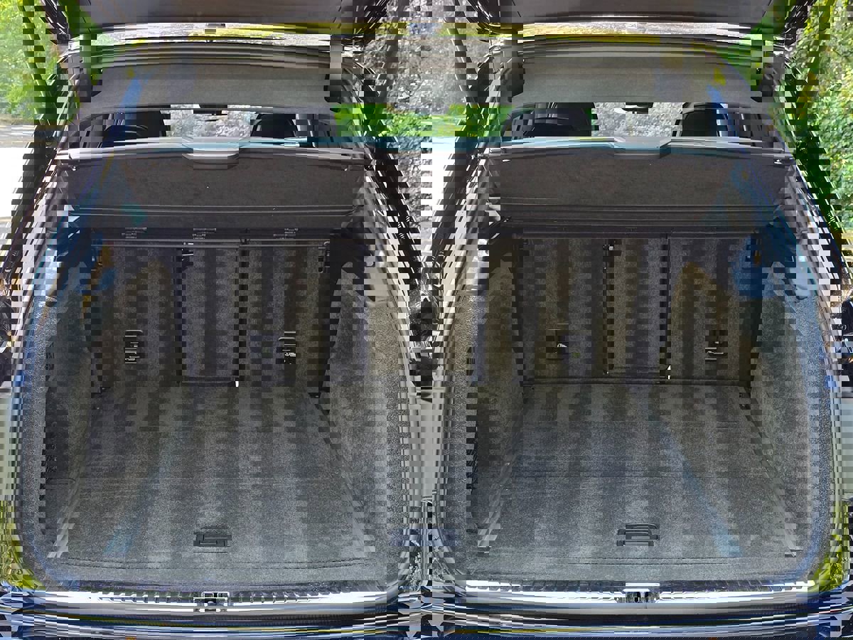 Used 2020 Bentley Bentayga Design Series image 75