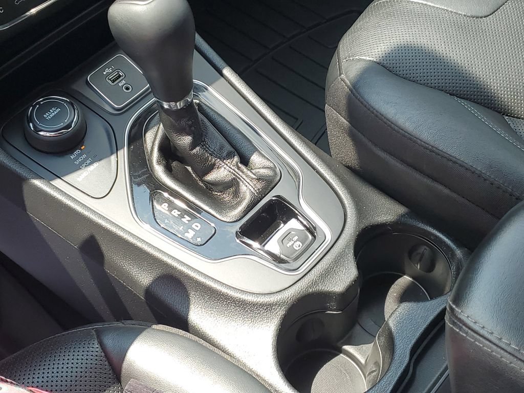 Used 2020 Jeep Cherokee Limited AWD/4WD image 19