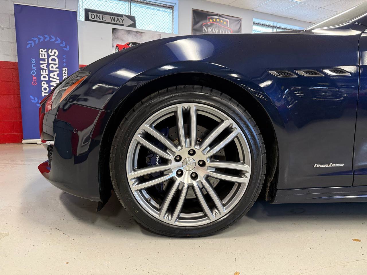 Used 2019 Maserati Ghibli S GranLusso AWD/4WD image 18