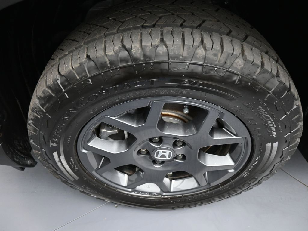 Used 2025 Honda Pilot TrailSport image 14