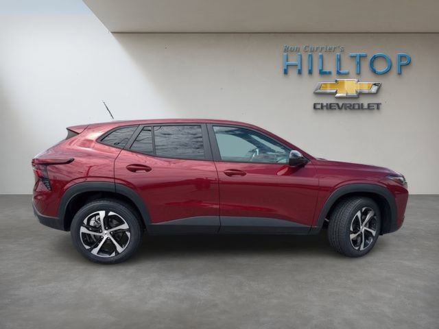 Used 2024 Chevrolet Trax RS w/ Driver Confidence Package FWD image 4