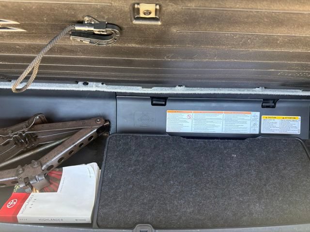 Used 2016 Toyota Highlander XLE FWD image 22