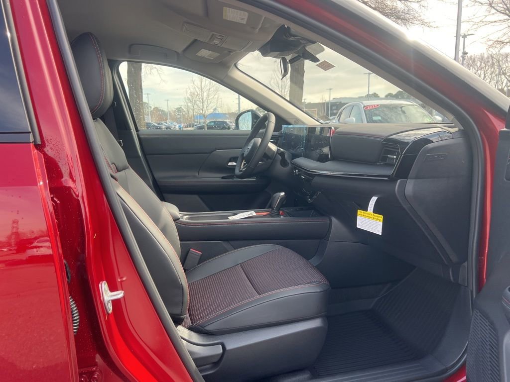 New 2025 Nissan Kicks SR image 27