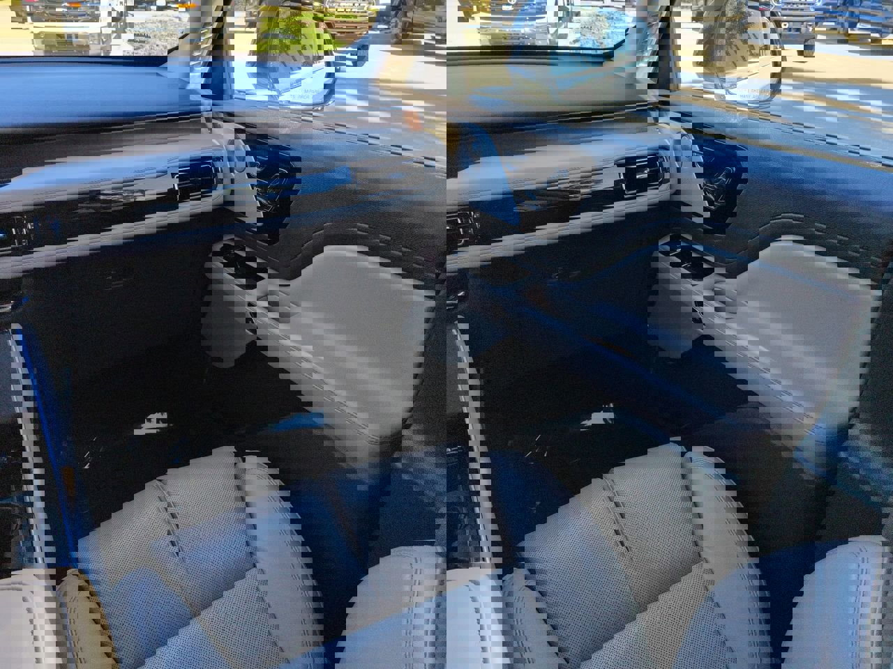 Certified 2022 Lincoln Aviator Reserve w/ Equipment Group 201A image 17