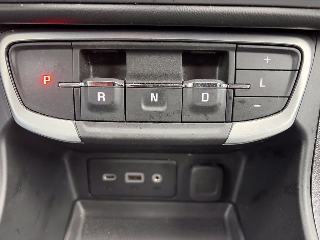 Used 2022 GMC Terrain SLE w/ Driver Convenience Package FWD image 9