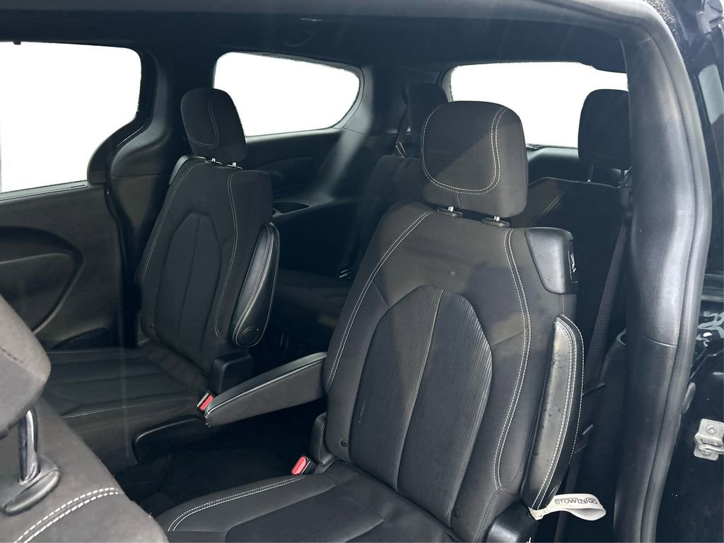 Used 2020 Chrysler Pacifica Touring w/ S Appearance Package image 18