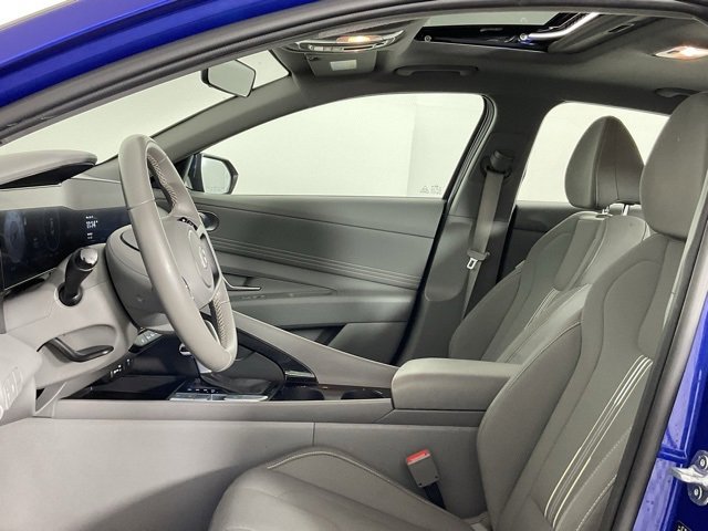 Used 2025 Hyundai Elantra SEL image 10