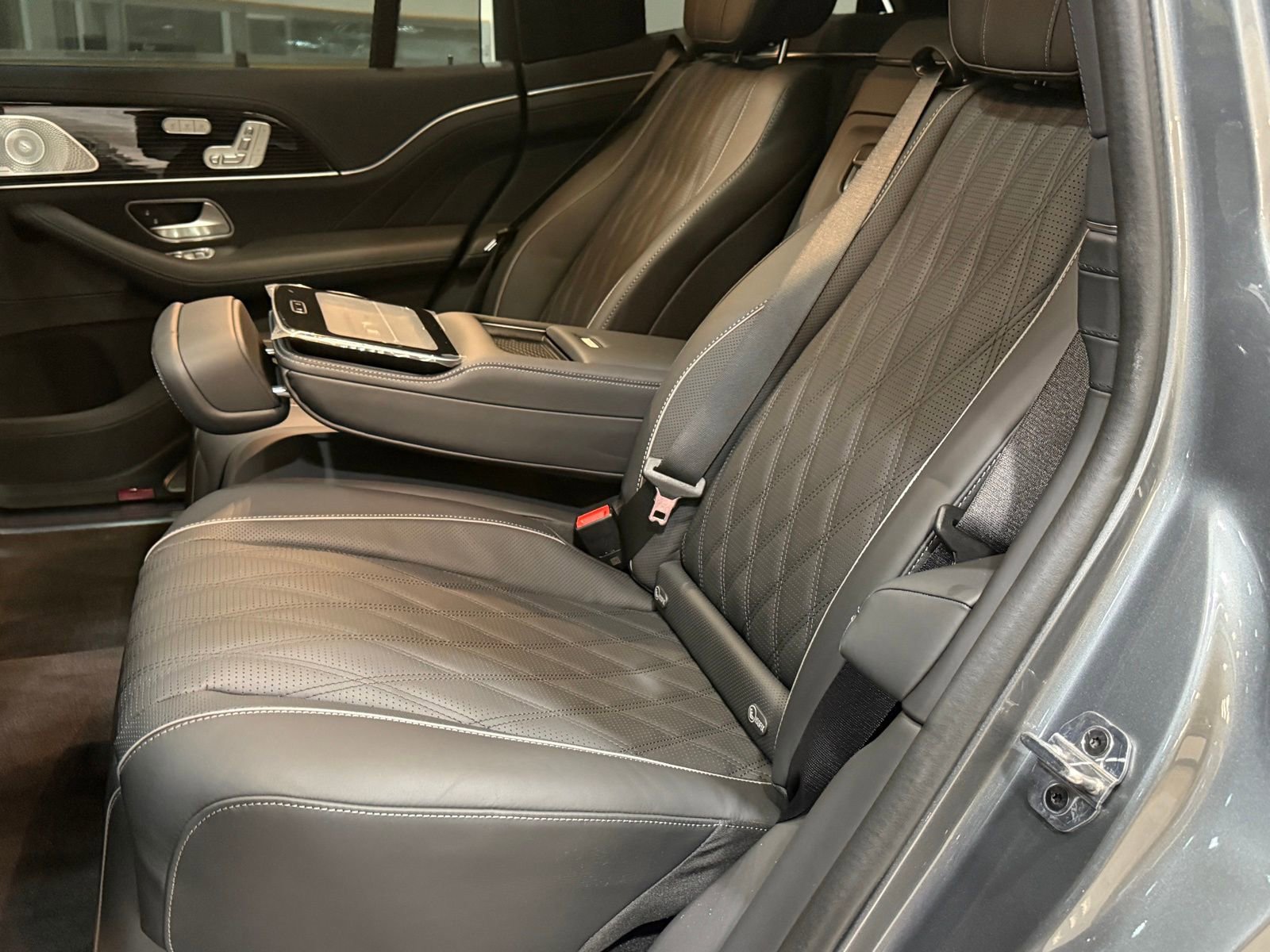 New 2026 Mercedes-Benz Maybach GLS 600 4MATIC image 21