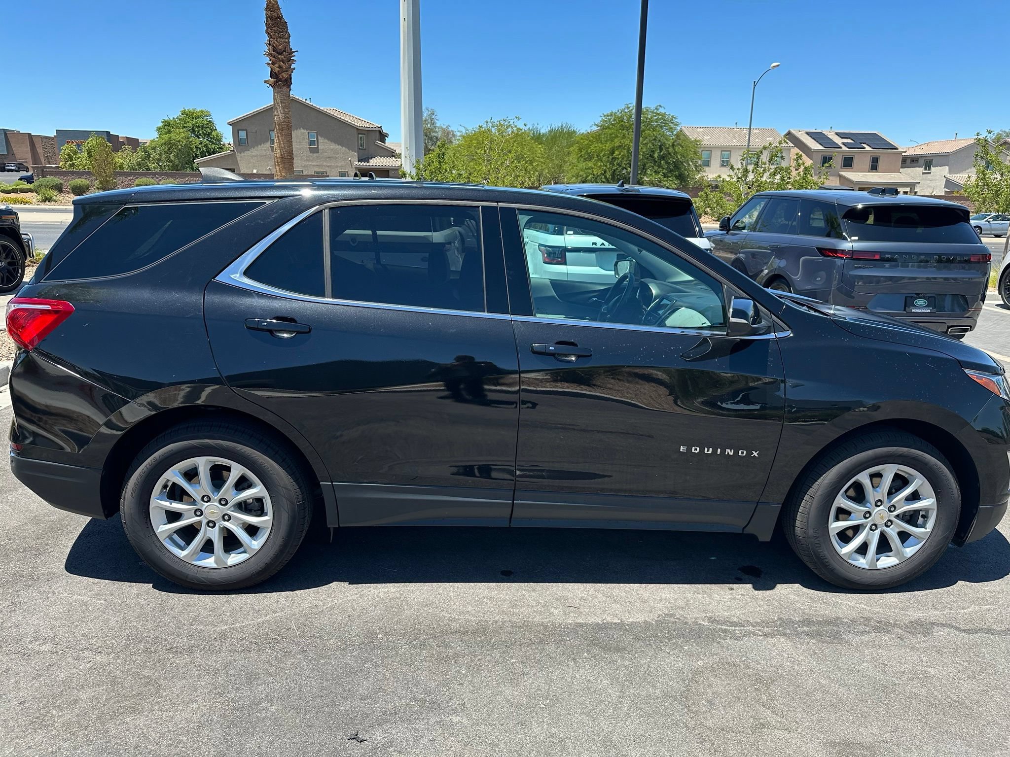 Used 2019 Chevrolet Equinox LT w/ Driver Convenience Package FWD image 3