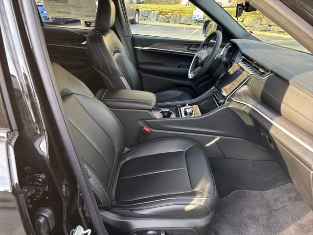 New 2025 Jeep Grand Cherokee Limited image 9