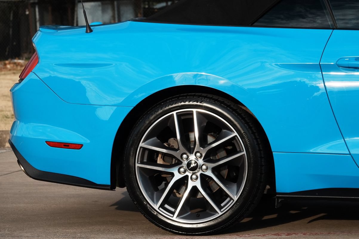 Used 2017 Ford Mustang Premium RWD image 27