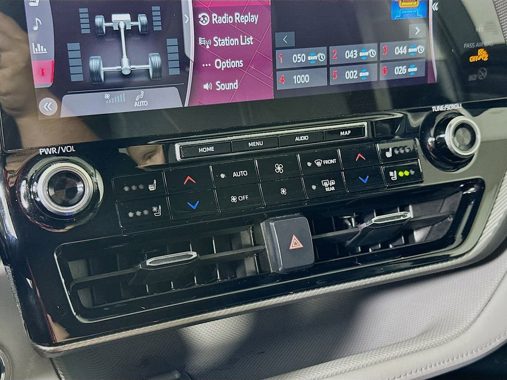 Used 2022 Toyota Highlander Platinum image 26