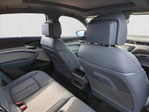 Used 2020 Audi e-tron Prestige image 23