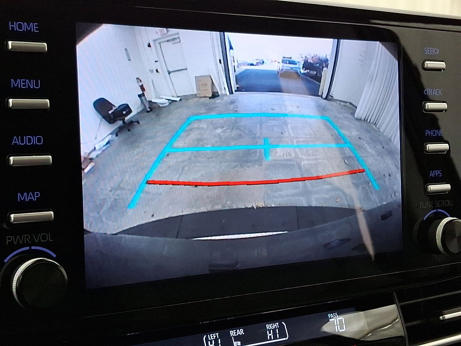 Used 2022 Toyota Sienna XLE FWD image 21