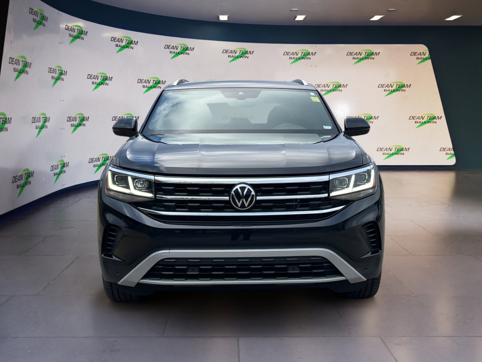 Certified 2023 Volkswagen Atlas Cross Sport SEL image 2