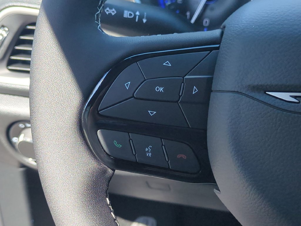 New 2027 Chrysler Pacifica Limited w/ Family Tech Group FWD image 18