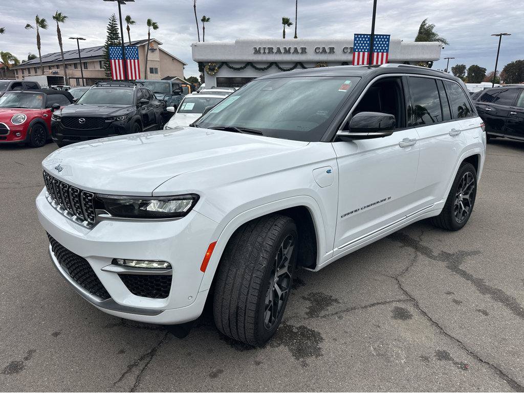Used 2022 Jeep Grand Cherokee Summit AWD/4WD image 11