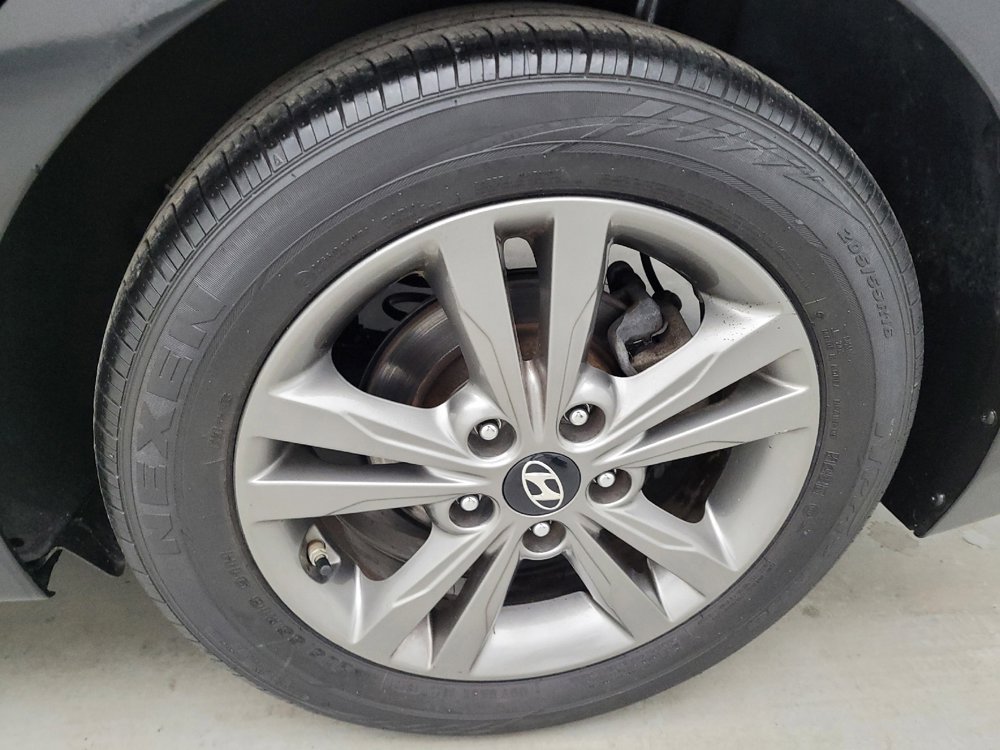 Used 2018 Hyundai Elantra SEL FWD image 31