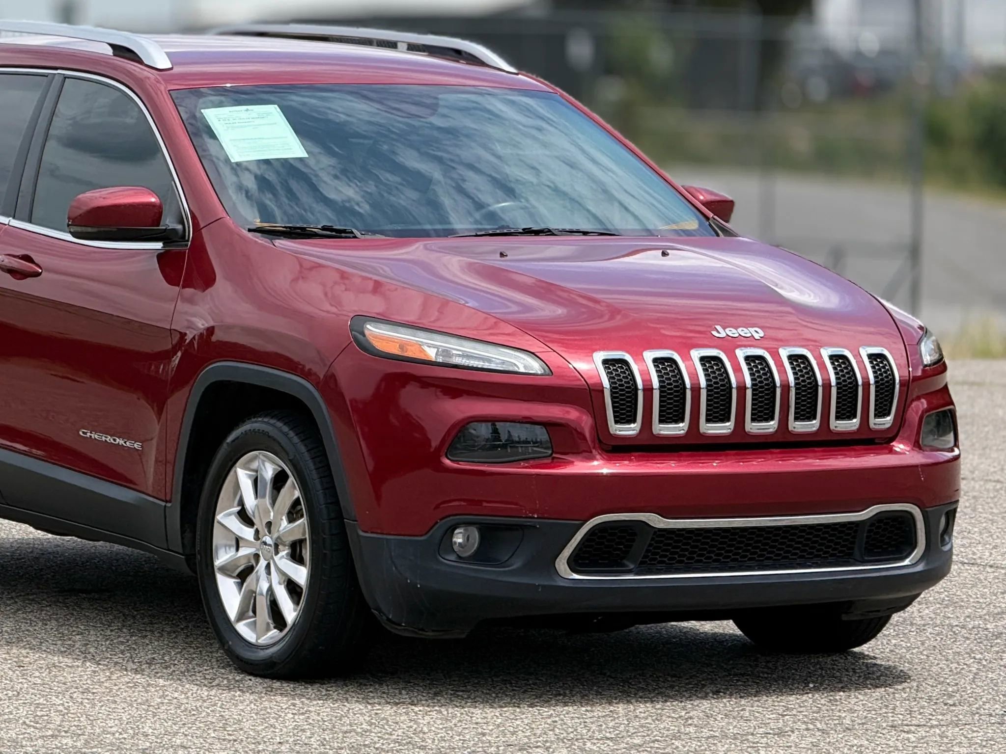Used 2016 Jeep Cherokee Limited FWD image 15