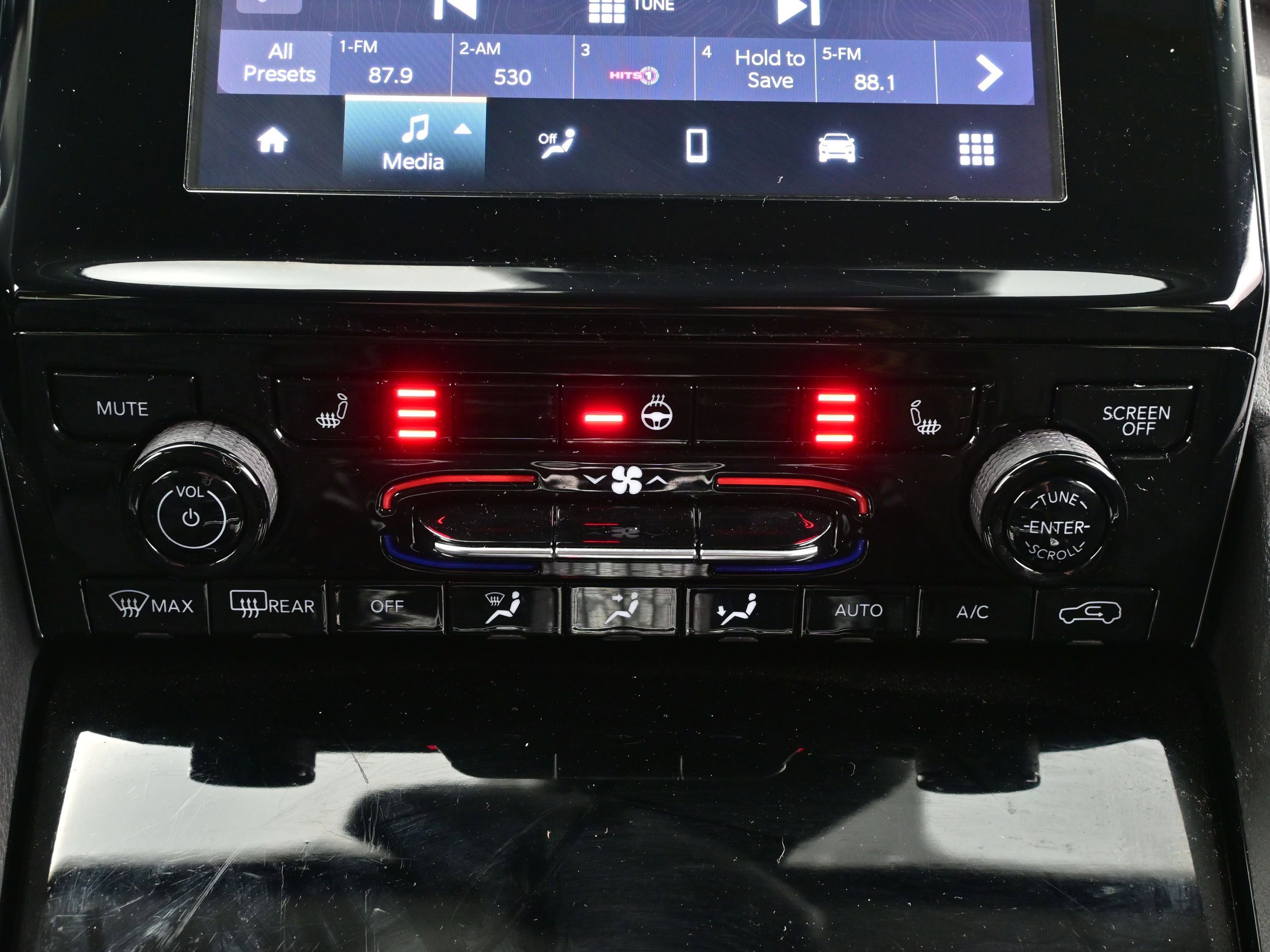 Used 2022 Jeep Grand Cherokee L Laredo w/ Luxury Tech Group I image 22