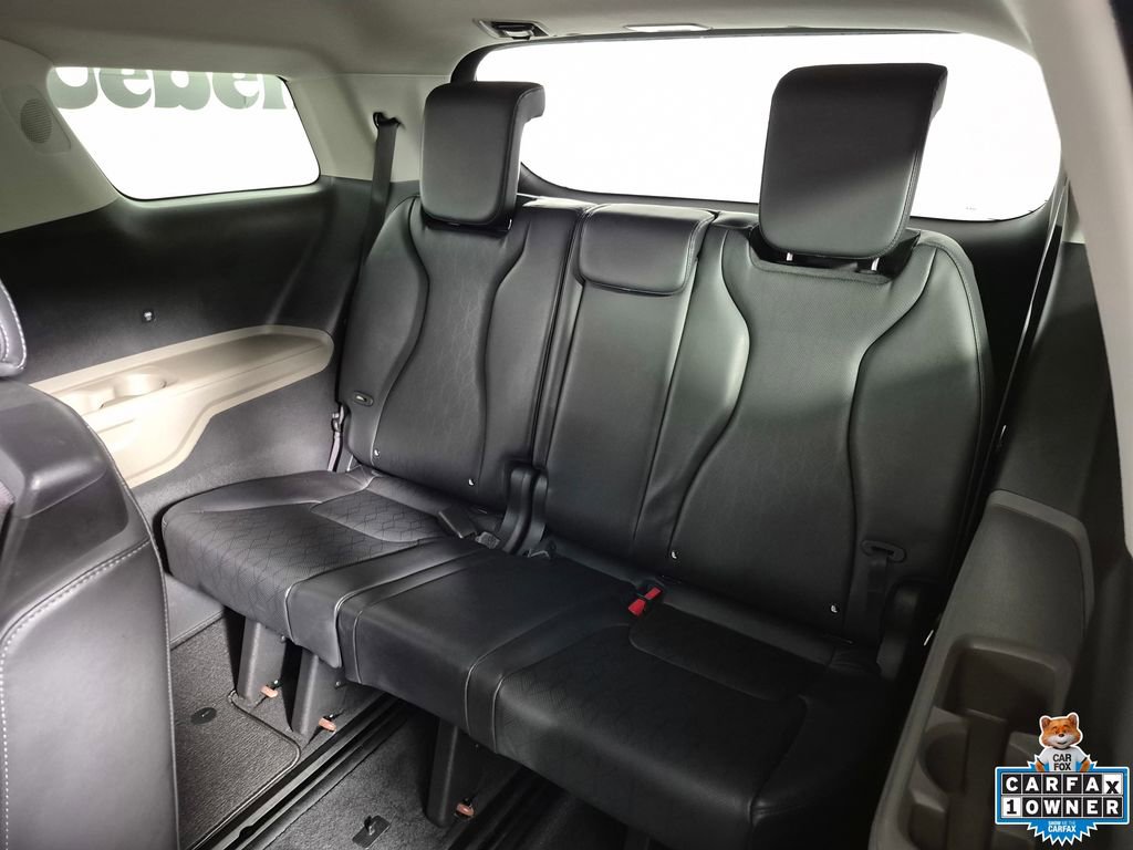 Used 2025 Kia Carnival FWD image 24
