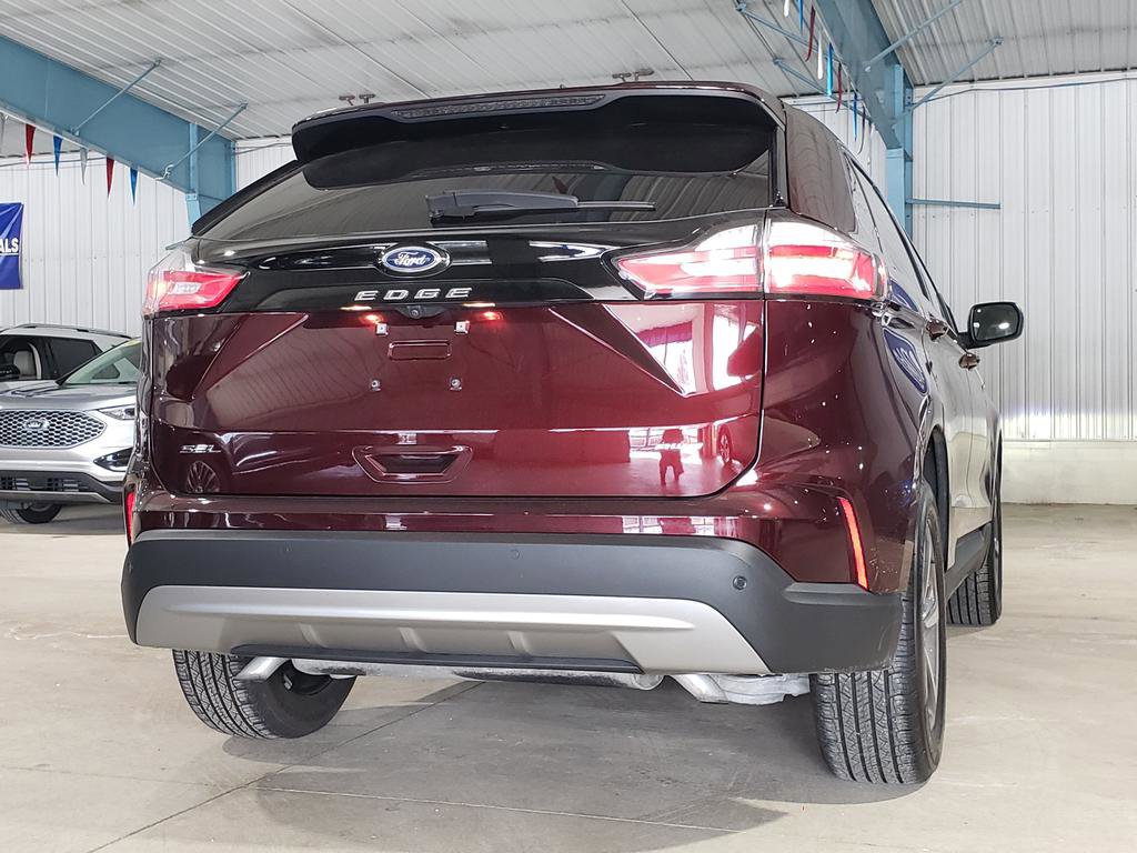 Used 2023 Ford Edge SEL w/ Convenience Package image 3