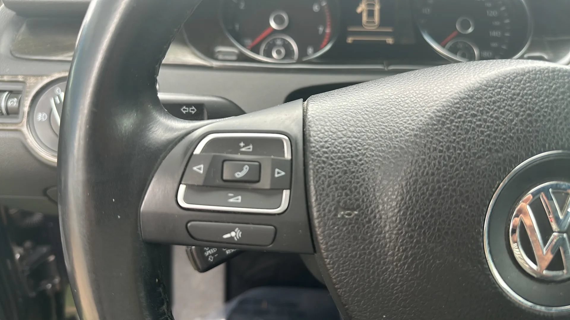 Used 2013 Volkswagen CC Lux FWD image 30