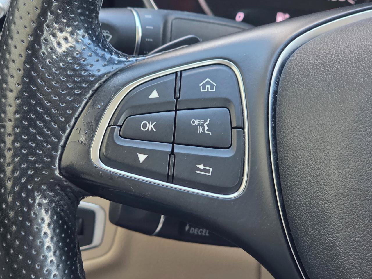 Used 2017 Mercedes-Benz C 300 4MATIC Sedan image 21