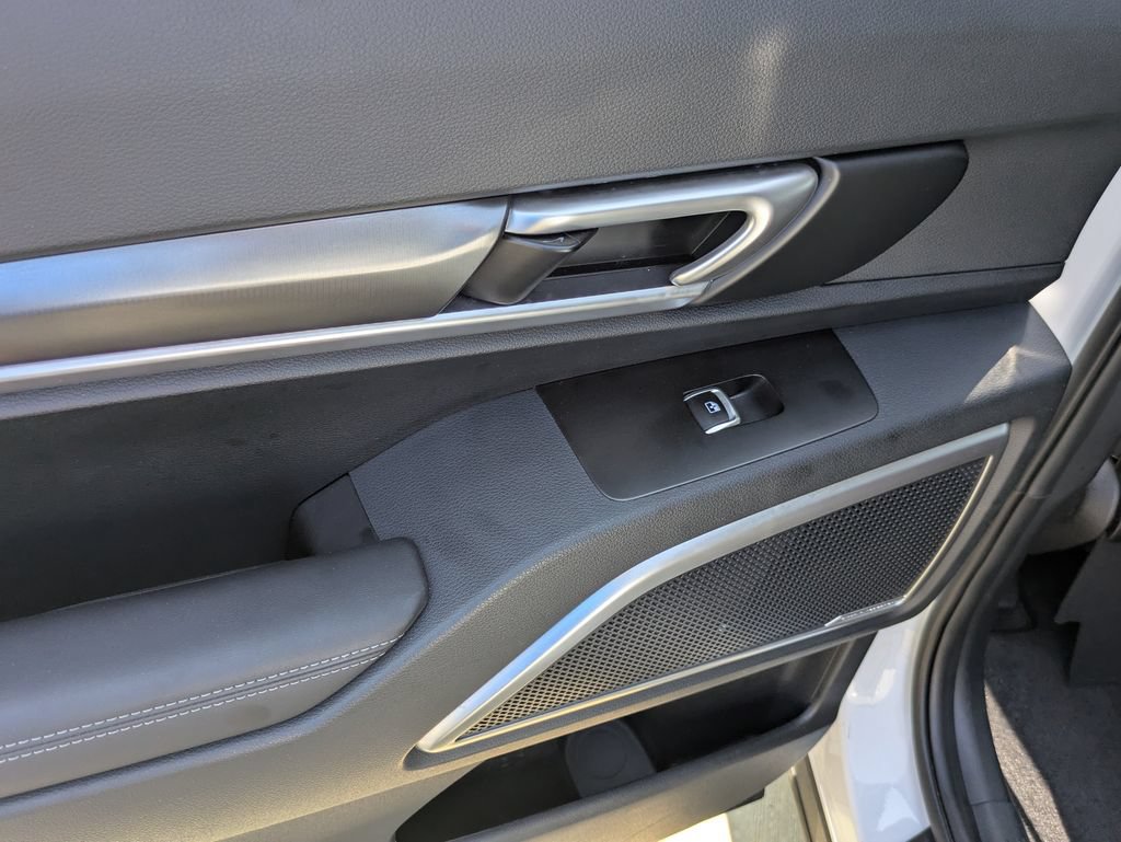 Used 2025 Kia Telluride S FWD image 9