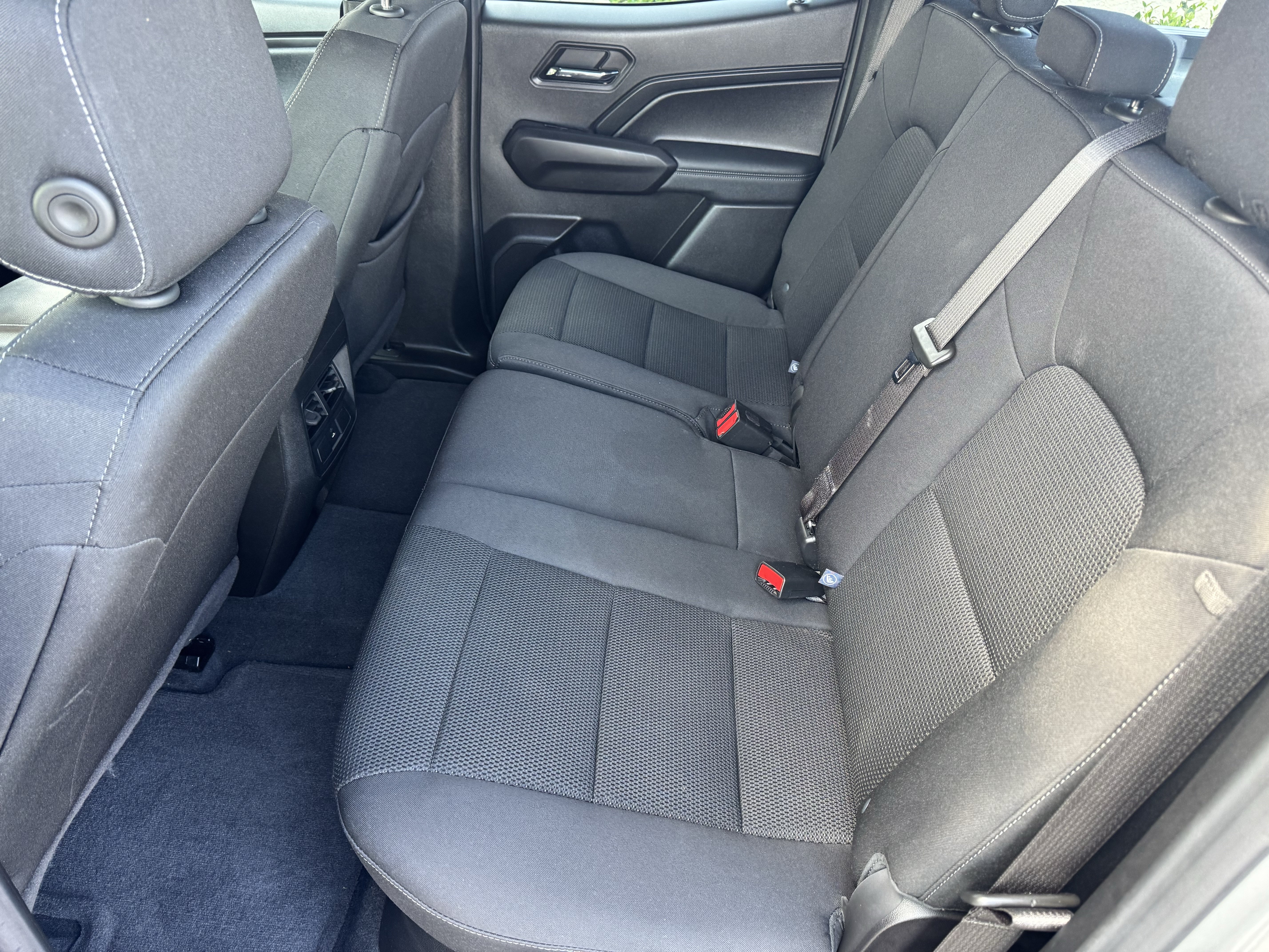 Used 2024 Chevrolet Colorado LT AWD/4WD image 14