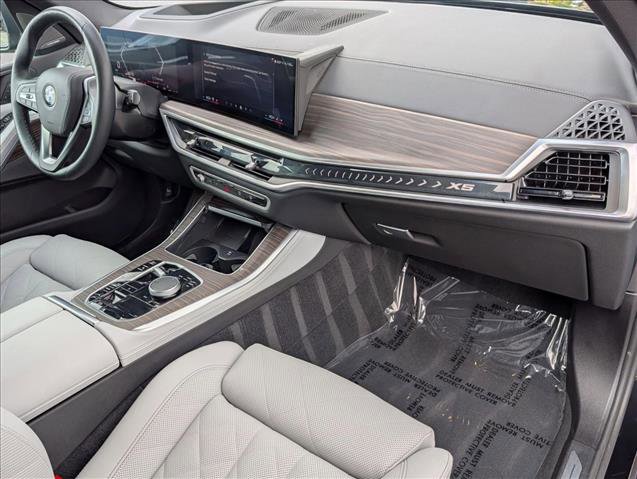 Used 2026 BMW X5 sDrive40i image 24