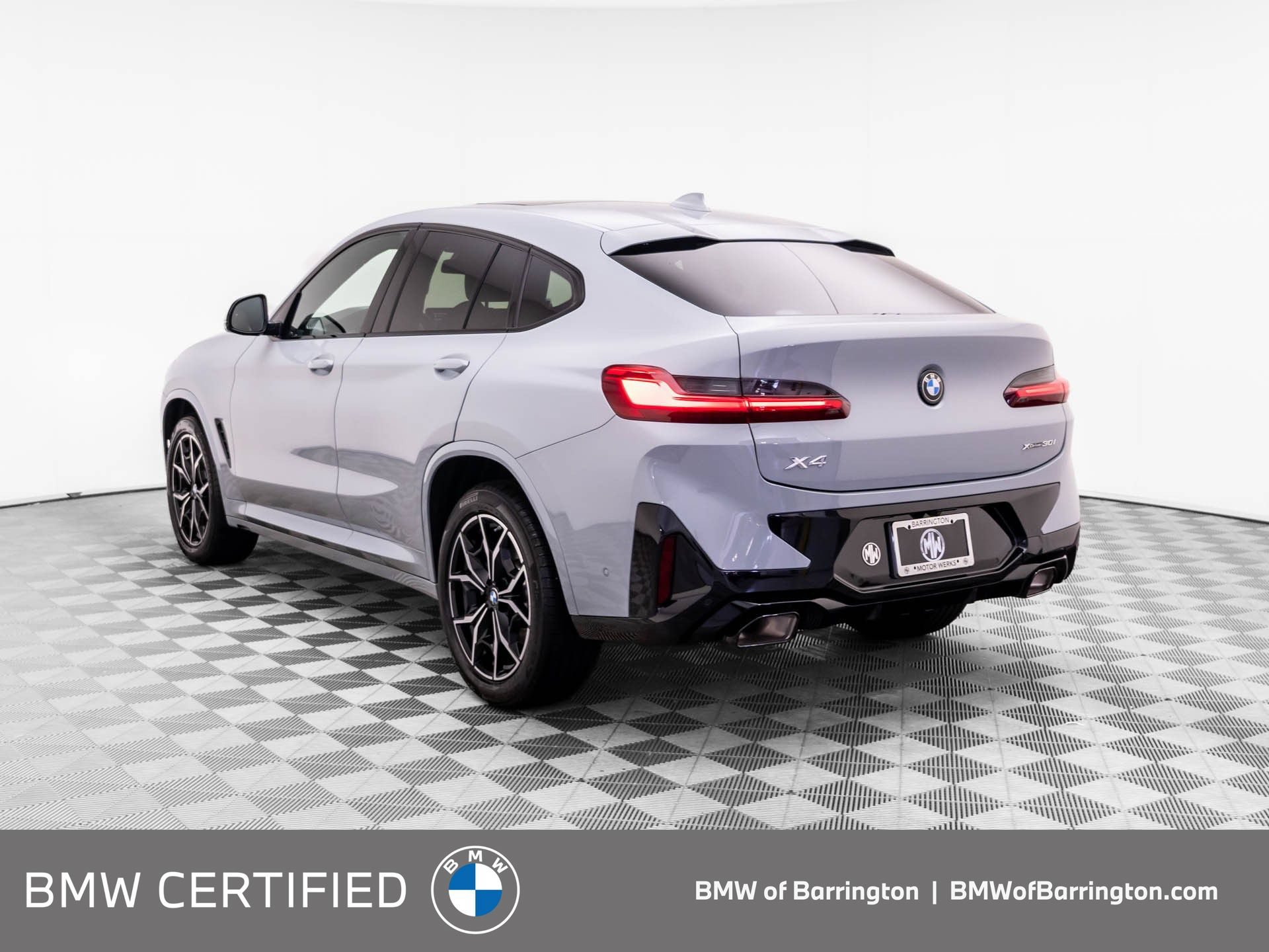 Certified 2025 BMW X4 xDrive30i w/ Premium Package AWD/4WD image 3