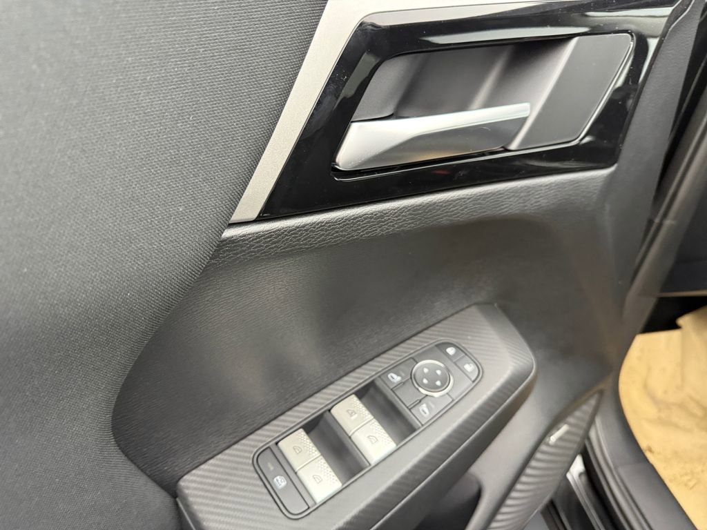 New 2026 Mitsubishi Outlander ES image 14