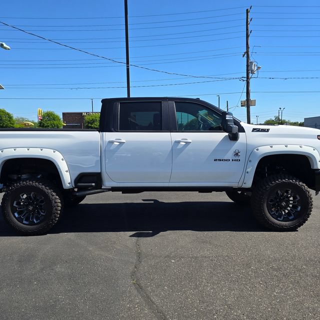Used 2025 Chevrolet Silverado 2500 LT w/ Trail Boss Package AWD/4WD image 2