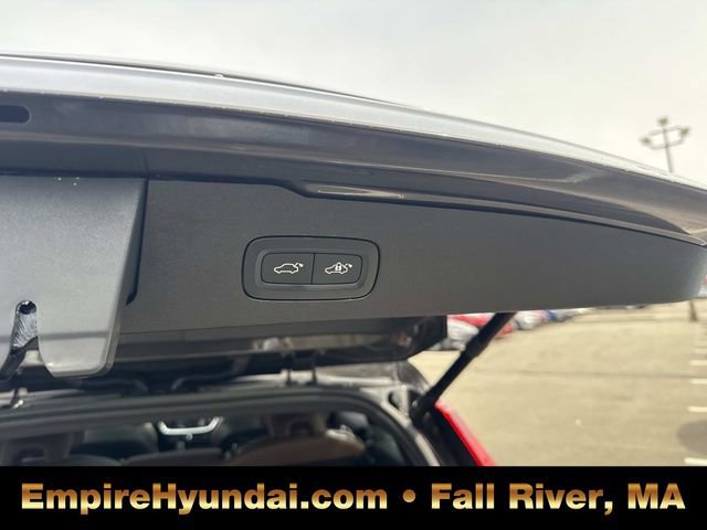 Used 2025 Volvo V60 B5 Cross Country Plus AWD/4WD image 8
