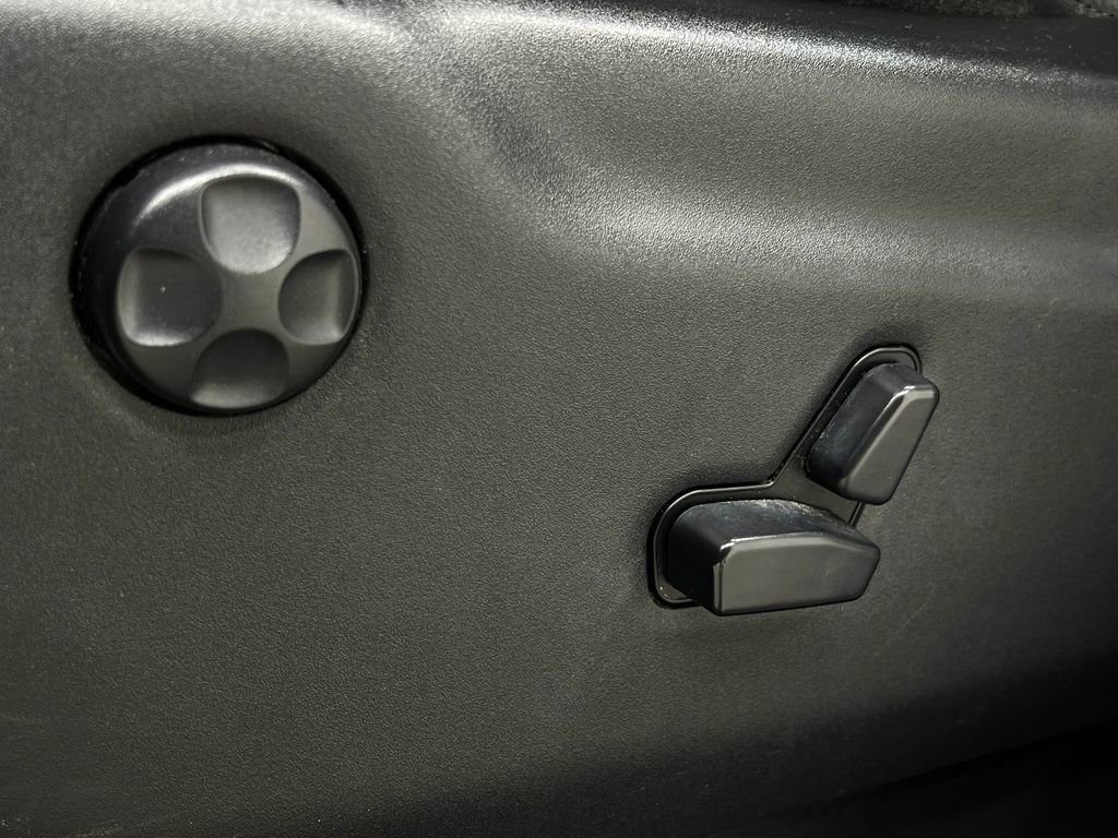 Used 2019 Jeep Grand Cherokee Altitude image 18