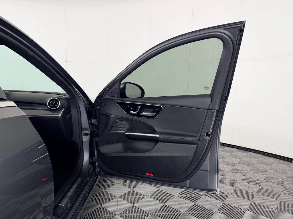 Used 2024 Mercedes-Benz C 300 Sedan image 31