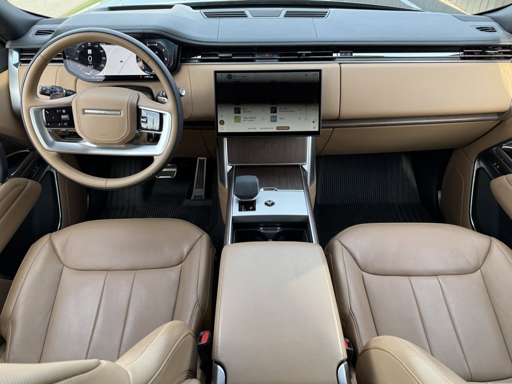 Certified 2024 Land Rover Range Rover SE image 17