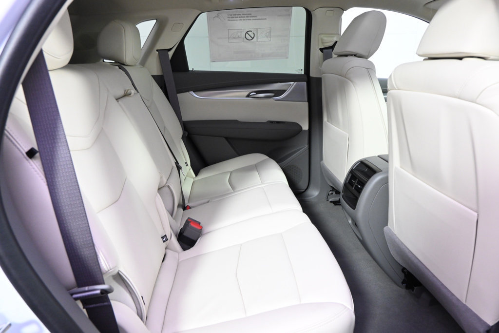 New 2026 Cadillac XT5 Premium Luxury w/ LPO, Floor Liner Package AWD/4WD image 18