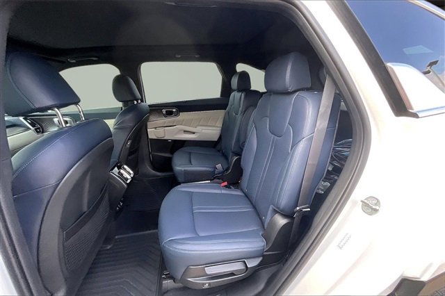Used 2023 Kia Sorento SX Prestige image 24
