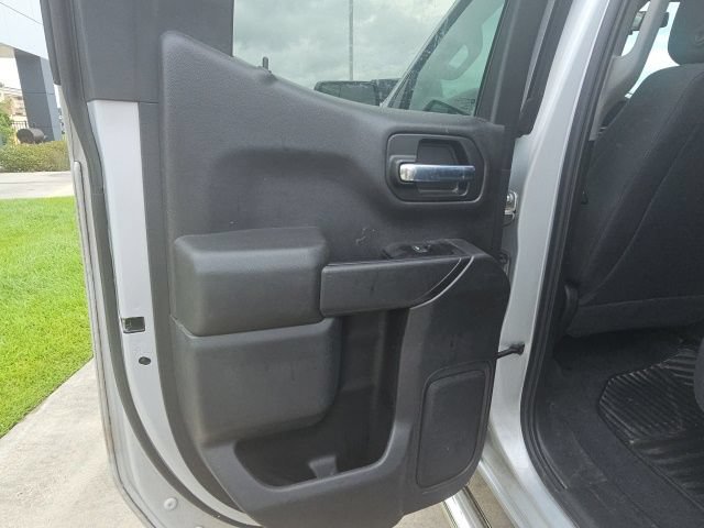 Used 2020 Chevrolet Silverado 1500 Custom w/ Custom Value Package RWD image 15