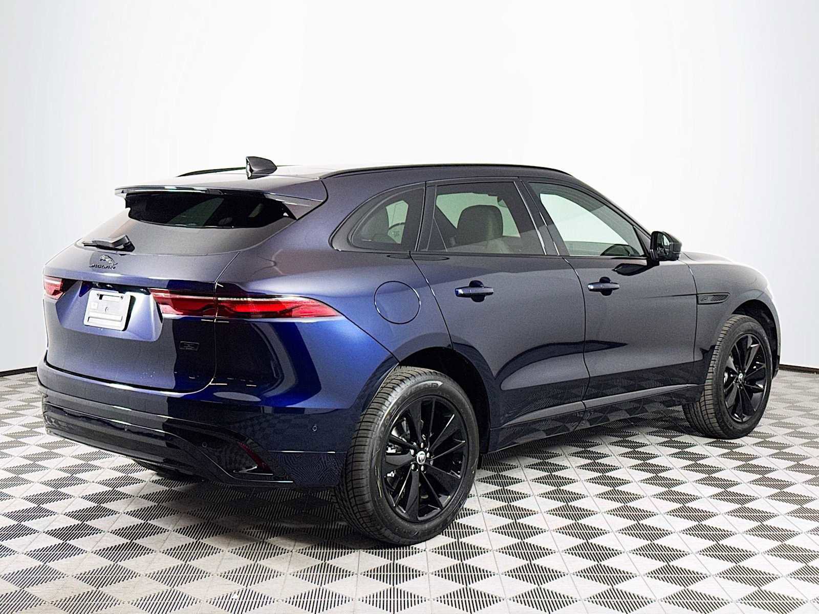 New 2026 Jaguar F-PACE R-Dynamic S image 5