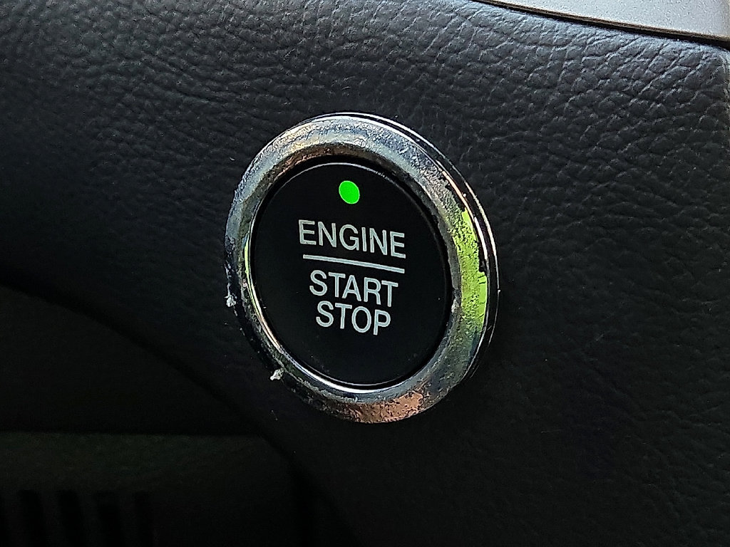Used 2024 Ford Edge ST-Line AWD/4WD image 16