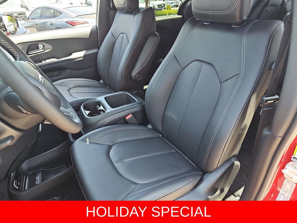 New 2025 Chrysler Pacifica Select image 16